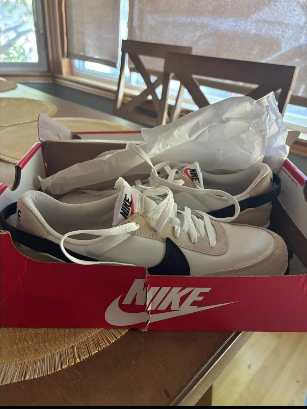 NEW Nike Women’s Waffle Debut White, Black and Beige Low-Top Sneakers